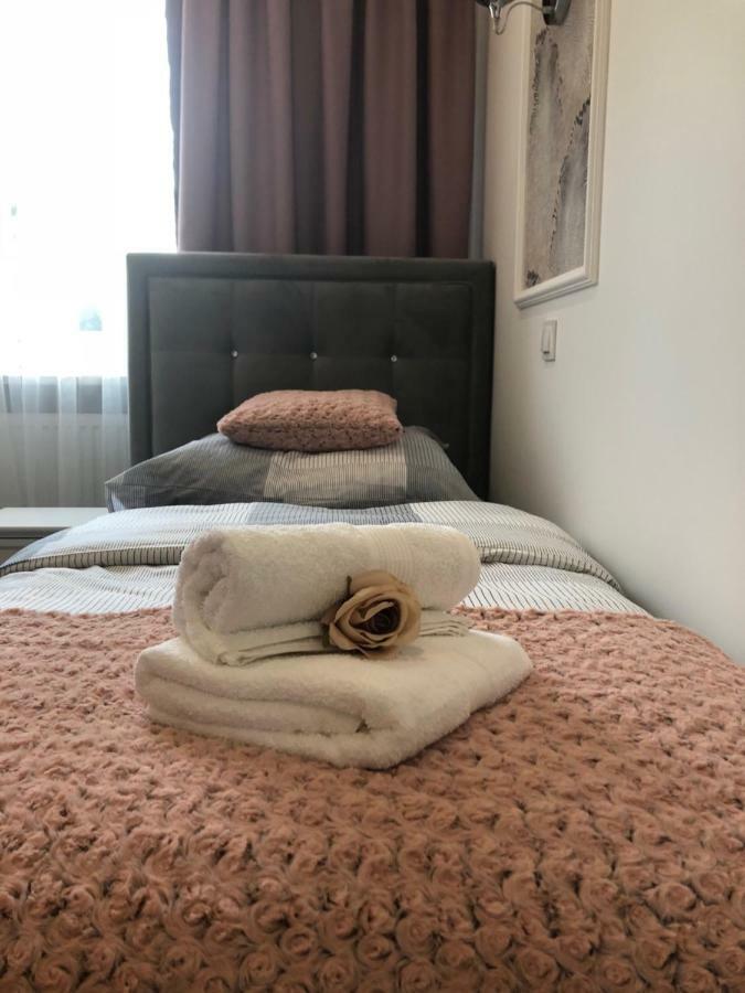 Family & Business Sauna Apartments No1 Lesny Nad Zalewem Cedzyna Unikat - 3 Bedroom With Private Sauna, Bath With Hydromassage, Terrace, Garage, Catering Options เคียลเซ ภายนอก รูปภาพ