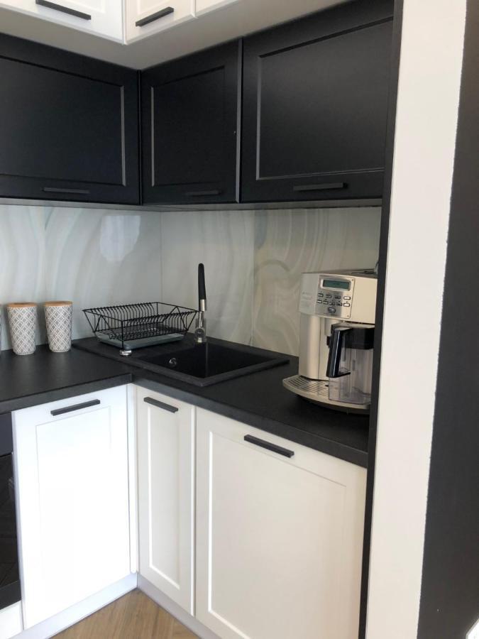 Family & Business Sauna Apartments No1 Lesny Nad Zalewem Cedzyna Unikat - 3 Bedroom With Private Sauna, Bath With Hydromassage, Terrace, Garage, Catering Options เคียลเซ ภายนอก รูปภาพ